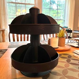 Lazy Susan with compartments